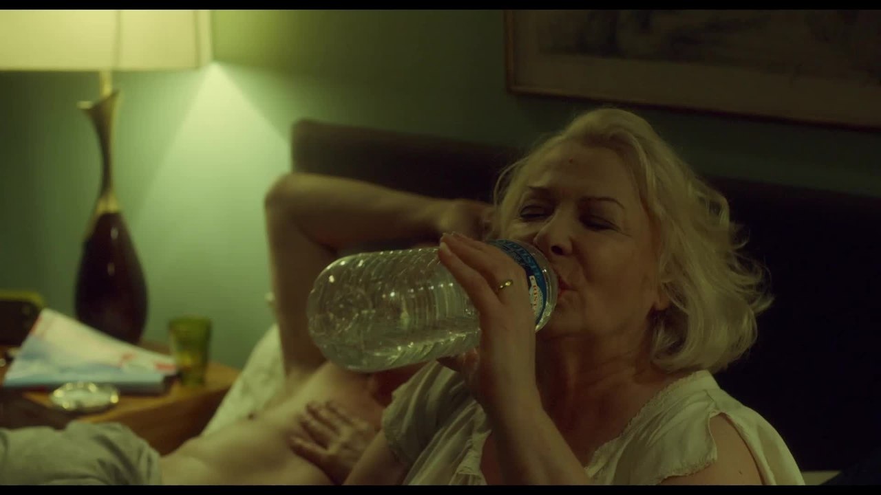 Willkommen im Hotel Mama - Clip - Jaquelines Doppelleben (Deutsch) HD