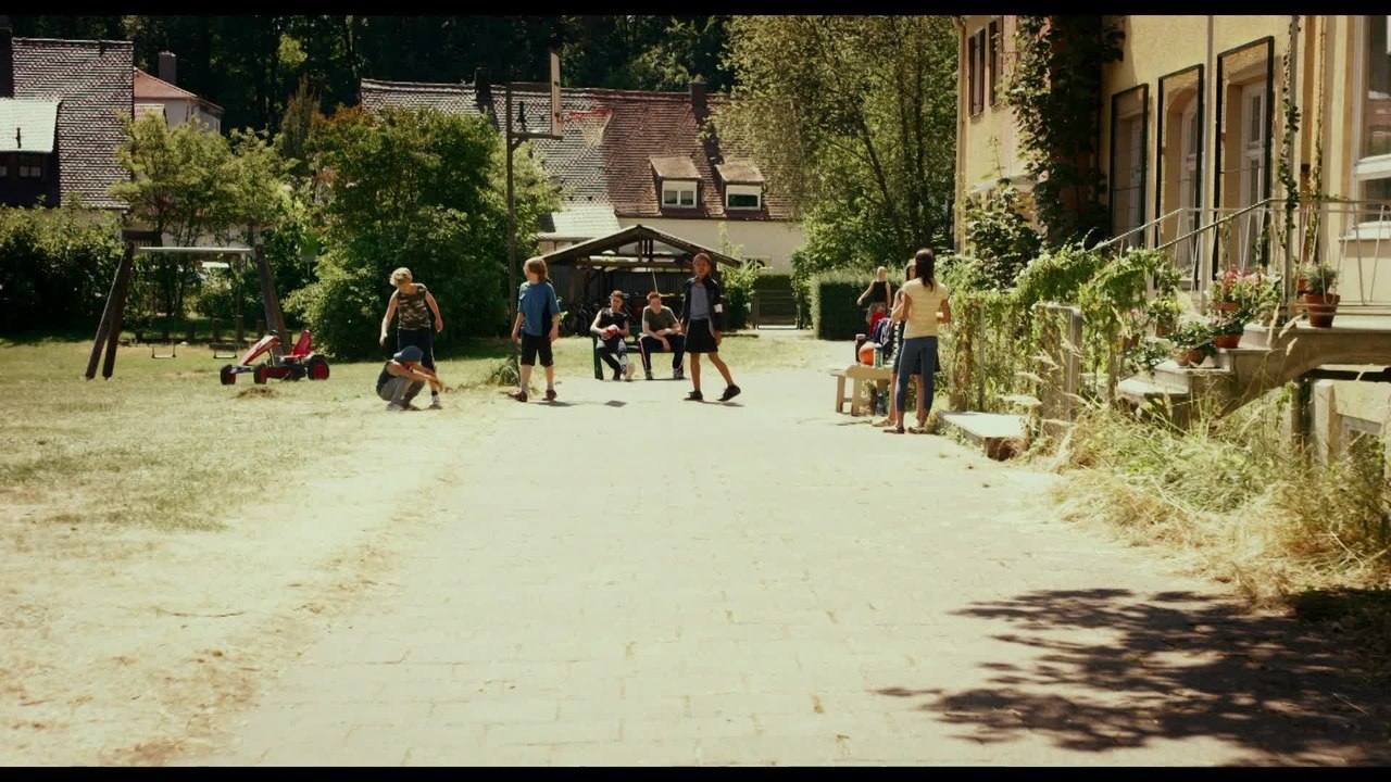 Auf AugenhÃ¶he - Clip Tom im Heim (Deutsch) HD