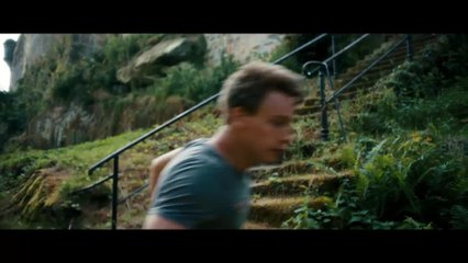 Allein gegen die Zeit - Clip 04 Leo und Jonas fliehen vor der Sekte (Deutsch) HD