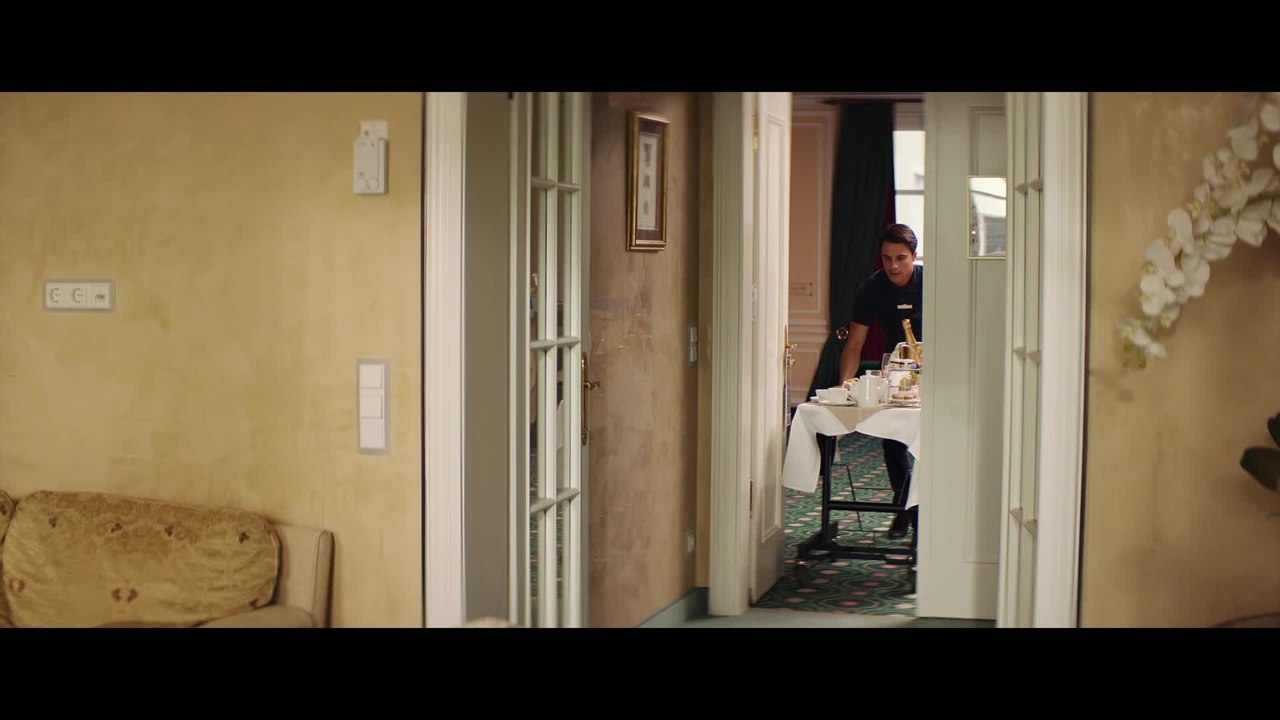Mein Blind Date mit dem Leben - Clip Zimmerservice mal anders (Deutsch) HD