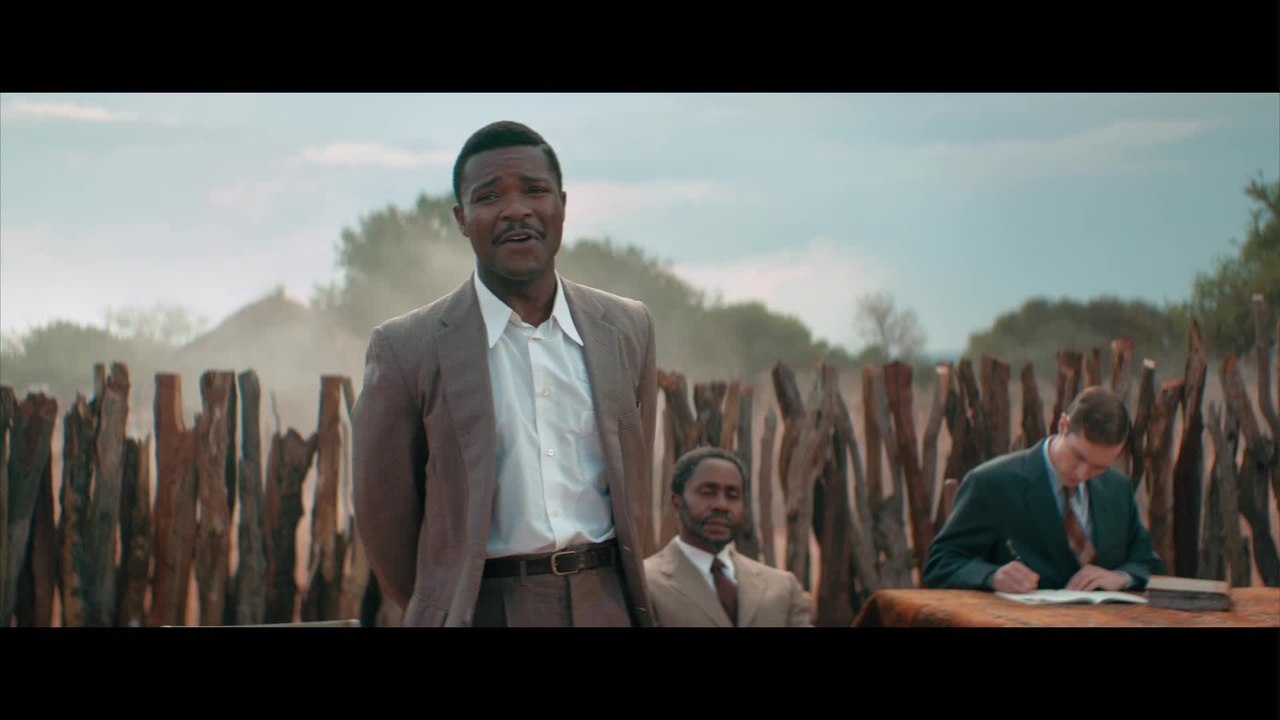 A United Kingdom - Clip Seretses Ansprache vor der Kgotla (Deutsch) HD