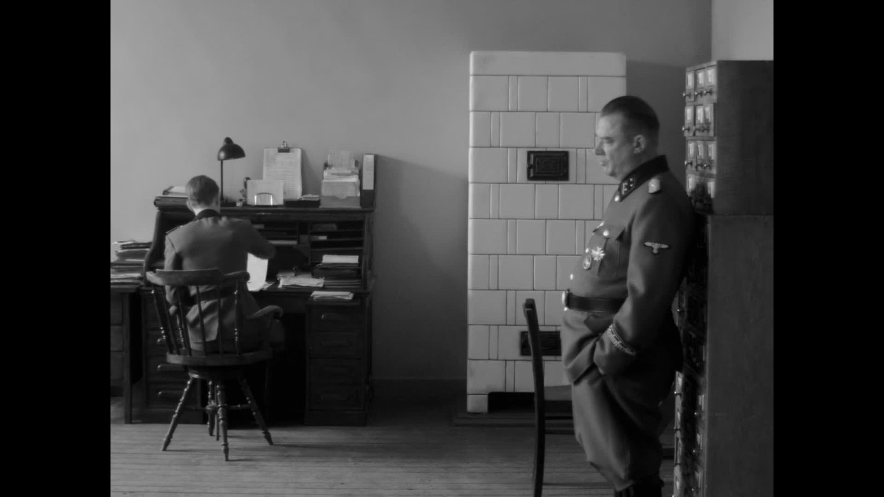 Paradies - Clip LagerbÃ¼ro  (deutsche UT)