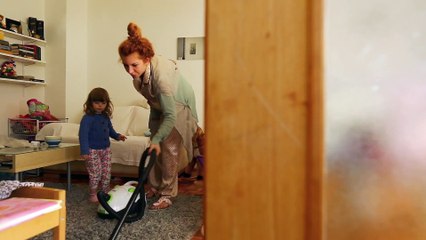 KaotiÄni Å¾ivot Nade KadiÄ‡ - Clip (OV) HD