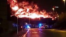 - İngiltere'de yangın nedeniyle okullar kapandı, ulaşım aksadı