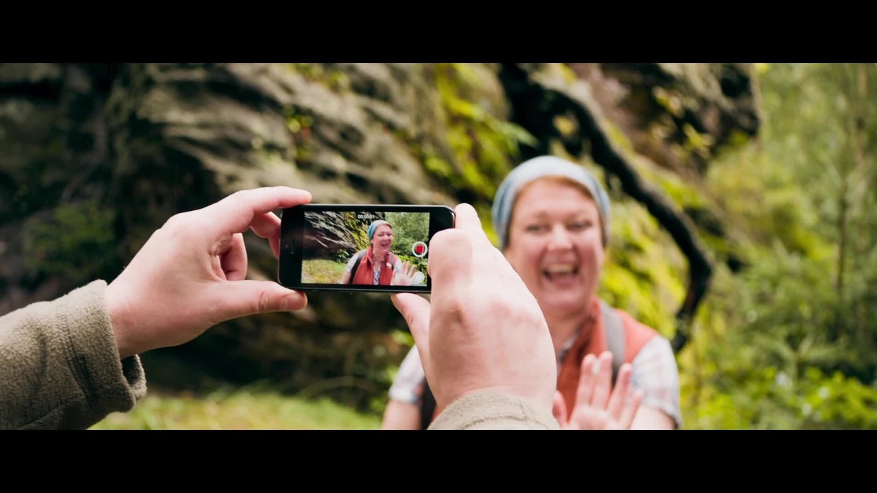 FuÌˆnf Freunde und das Tal der Dinosaurier - Clip Christa stellt die Wandergruppe vor (Deutsch) HD