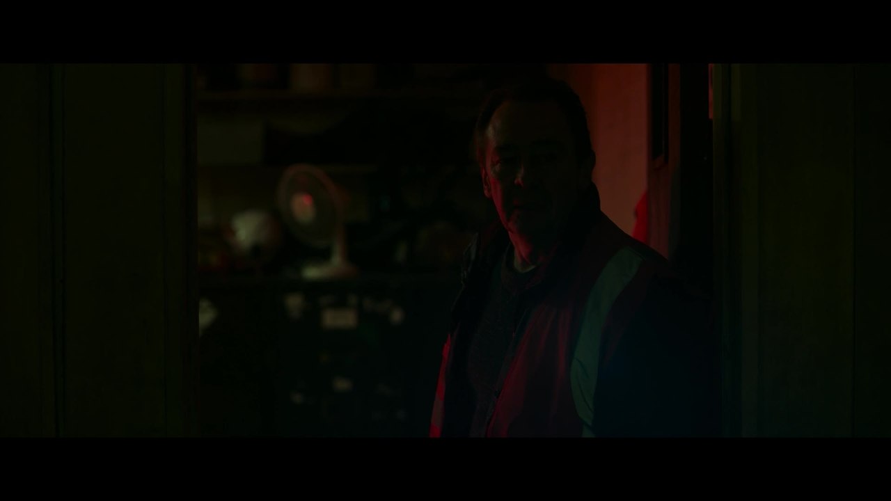 Ghost Stories - Clip Max (Deutsch) HD