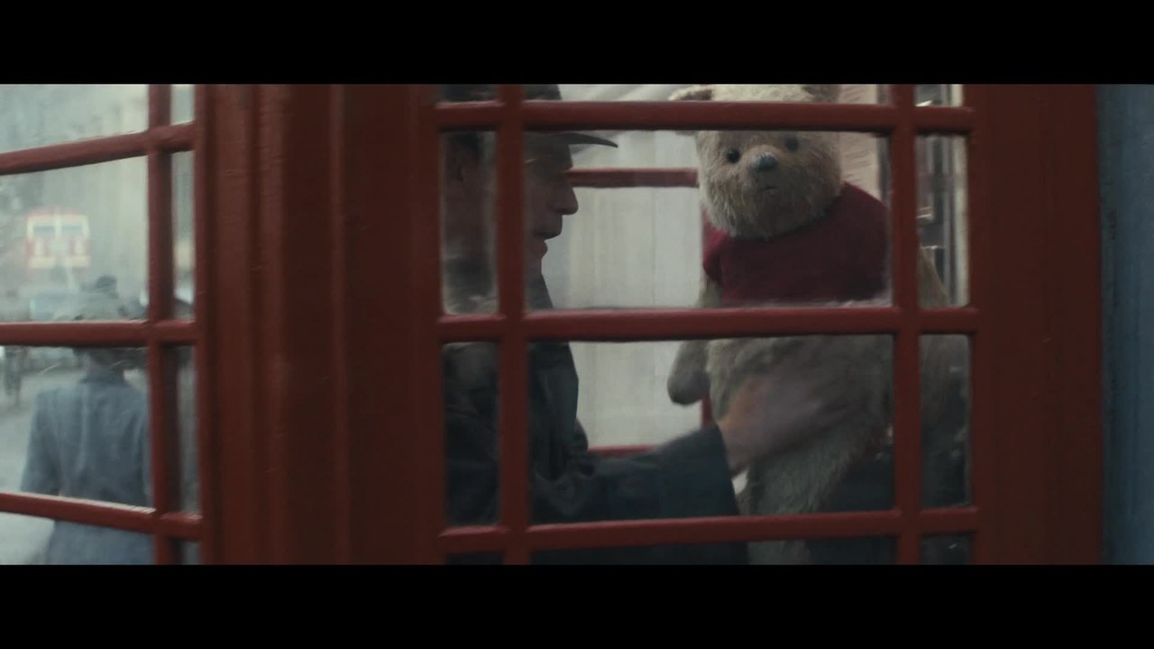 Christopher Robin - Clip Phone Booth (English)...