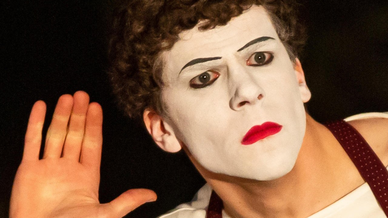 Resistance - Trailer (Deutsch) HD