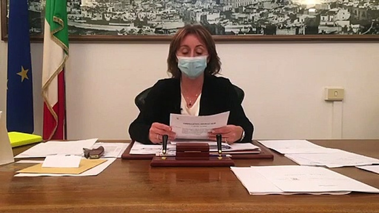 Andria: tutti i negozi dovranno chiudere entro le 19,00 compresi gli alimentari salvo facoltà di orario non continuato. Sindaco: "ho firmato l'ordinanza" -
