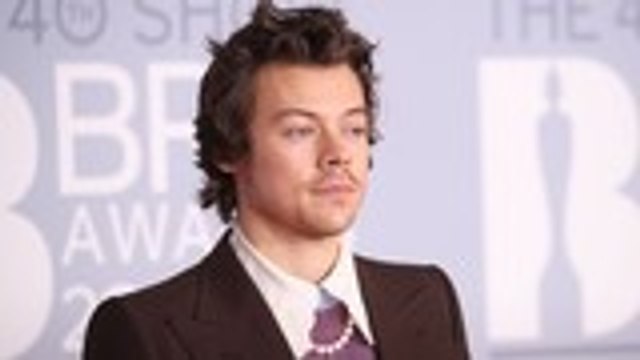 Harry Styles' 'Vogue' Dress Controversy, People's Choice Awards Winners & More Music News | Billboard News