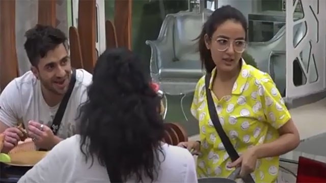 Bigg Boss 14: Rubina Dilaik और Aly Goni ने दिलाया Jasmin Bhasin को गुस्सा | FilmiBeat