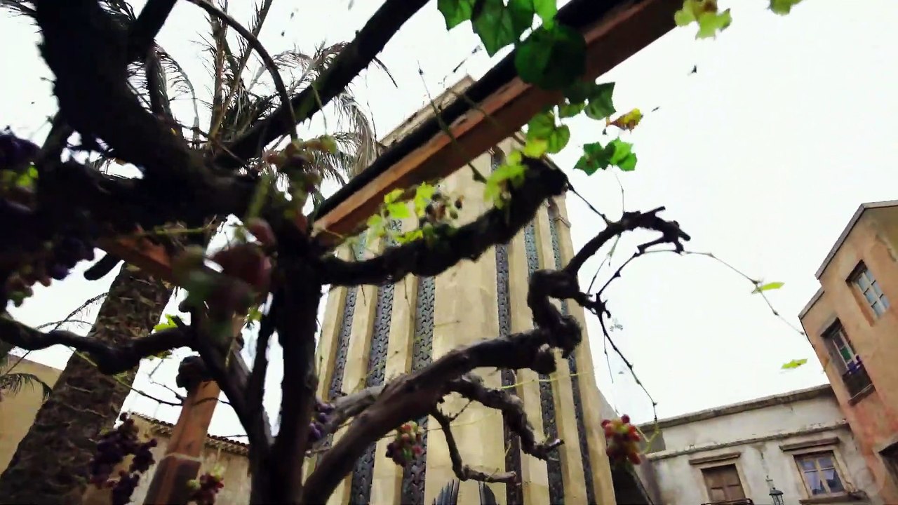 His Dark Materials Season 2 - Behind the scenes - Exploring Cittàgazze (Set Tour)