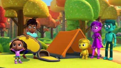 Doug, le robot curieux — Doug explore les bois |Apple TV+