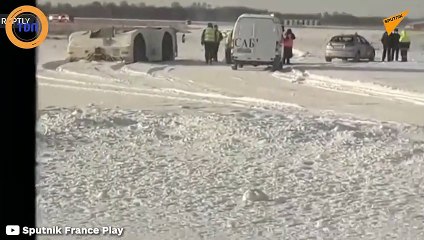 Le deuxième plus gros avion du monde fait une belle sortie de piste