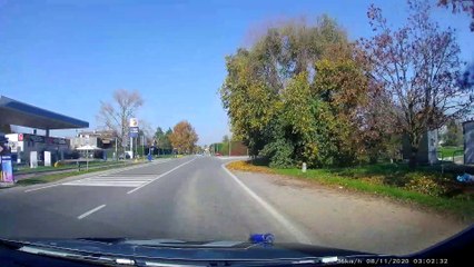 DASHCAM IDIOTI AL VOLANTE ITALY PESSANO PIAZZA CASTELLO QUELLI DELLA MANCATA PRECEDENZA