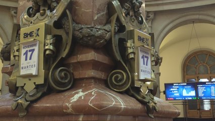 El Ibex 35 cae un 0,3 % en la apertura tras la euforia de ayer pero conserva los 7.900 puntos