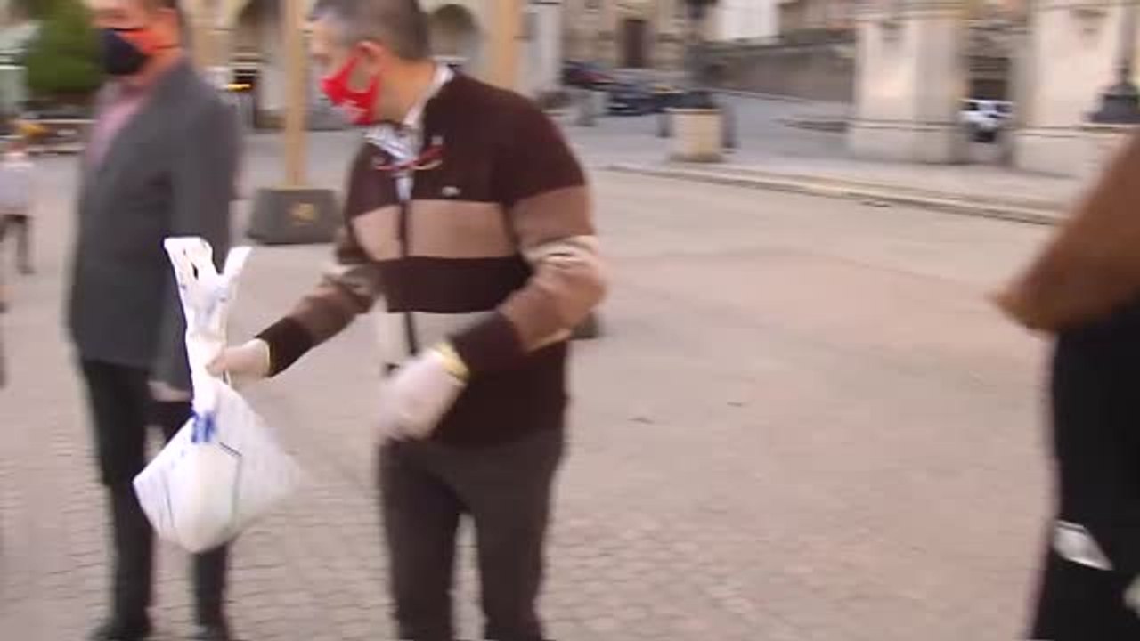 Los hosteleros de A Coruña recogen 30 toneladas de comida para el Banco de Alimentos