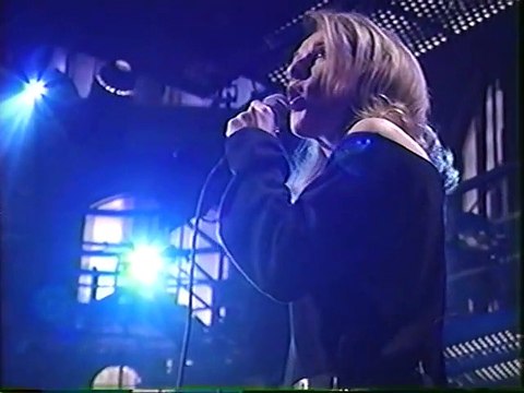 Céline Dion - [You Make Me Feel Like A] Natural Woman - Late Night with David Letterman - 1997