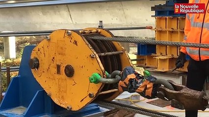 VIDEO. Viaduc de Monts : 100 mètres de poutres "glissés" en deux heures