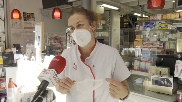 Farmacéuticos valoran positivamente la bajada del IVA a las mascarillas quirúrgicas