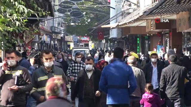 Yasak ve Cezalara Rağmen Çelişkili Korona Görüntüleri