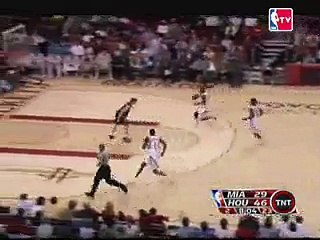 Tracy McGrady take the alley-oop from Luther Head