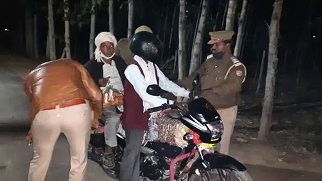 चौकी प्रभारी ने चलाया चेकिंग अभियान, बिना हेलमेट वालों के काटे गए चालान