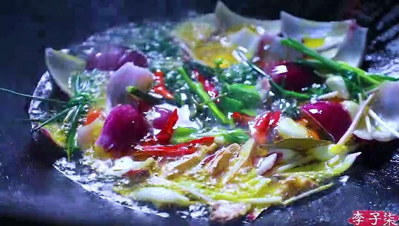 Graines d'arachide et de melon, viande séchée, fruits secs, gâteau aux flocons de neige - collations pour la fête du printemps