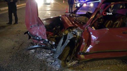 Kırmızı ışıkta geçti, yolu savaş alanına çevirdi: 4 yaralı