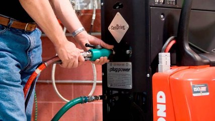 Jim Cramer Says Wait to Buy Plug Power Stock