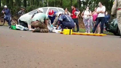 Idosa e motociclista sofrem fraturas em acidente no Bairro Brasília