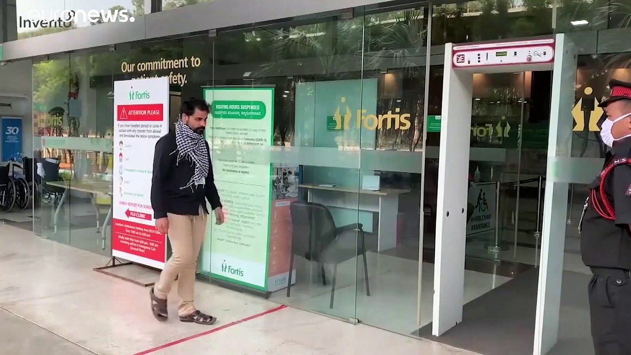 شاهد.. روبوتات في مستشفيات بالهند لاستقبال المرضى والحد من عدوى فيروس كورونا