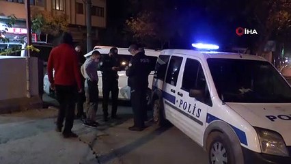 Karnını doyurmak için oturduğu kokoreççide ayağından vuruldu