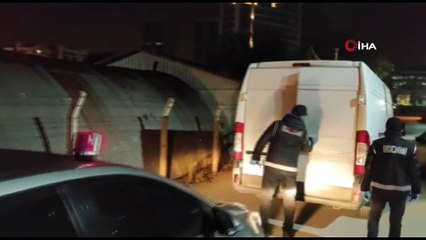 - Bursa'da minibüs ile getirilen 750 bin adet doldurulmuş makaron ele geçirildi