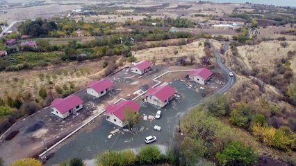 ELAZIĞ - Elazığ'ın köylerindeki depremzedeler ileri yapı teknolojisiyle üretilen evlere kavuşacak - Drone (1)