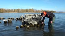 VAN - Van Gölü'nün çekilmesiyle su altında kalan mikrobiyalitler ve tarihi yapılar ortaya çıktı (2)