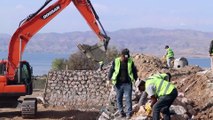 ELAZIĞ - Elazığ'ın köylerindeki depremzedeler ileri yapı teknolojisiyle üretilen evlere kavuşacak - (2)