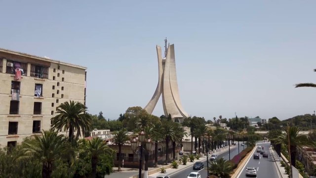 إجراءات وقائية صارمة للحد من انتشار كورونا في الجزائر