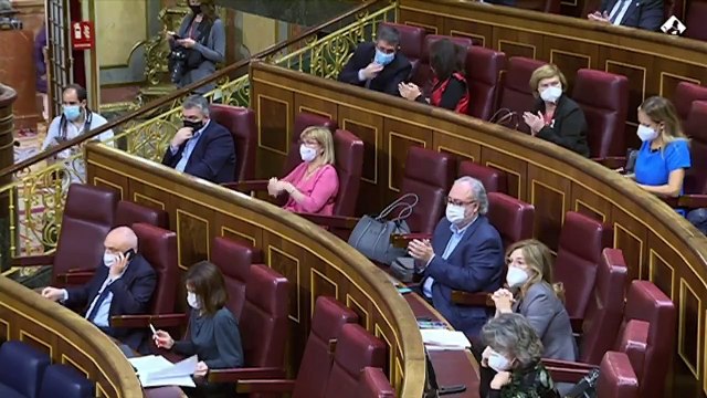 Olona (VOX) se lanza feroz a por Celaá en el Congreso: ¡Es usted un auténtico buitre carroñero!
