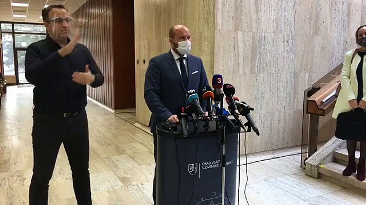 ZÁZNAM: Brífing ministra školstva B. Gröhlinga