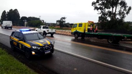 Engavetamento envolve quatro veículos na BR-277, em Cascavel