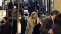 Victoria Federica, con mascarilla, acudió al funeral de Carlos Catalán acompañada por Tomás Páramo y María de Jaime