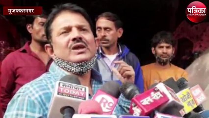 कपड़े के शोरूम में लगी भीषण आग, लाखों का हुआ नुकसान