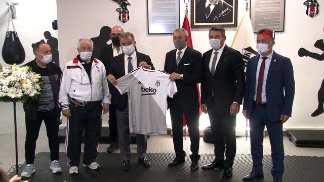 Beşiktaş’ın yeni boks ve güreş salonları, federasyonlarca ziyaret edildi