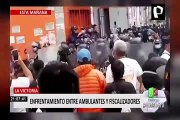 Violento enfrentamiento entre ambulantes  y fiscalizadores  en La Victoria