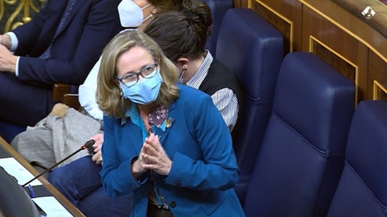 Calviño pide a Oramas "trabajar juntos" en la migración en Canarias