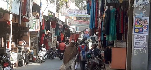 साप्ताहिक बंदी का व्यापारियों ने नहीं किया पालन, खोले बाजार