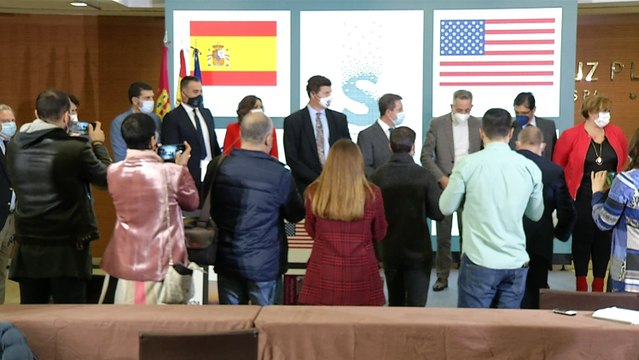 Page asiste a la presentación del proyecto de empresa aeronáutica