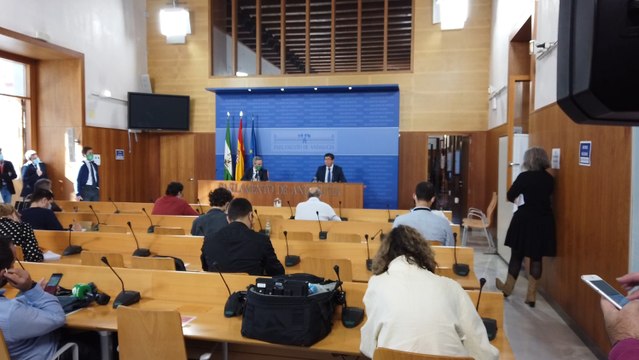 Marín y Bravo firman el acuerdo para aprobar los Presupuestos de 2021 con la ultraderecha