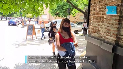 Más de dos cuadras de colas para cubrir puestos de trabajo en dos bares